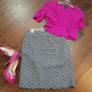 Ann Taylor navy and white structured skirt